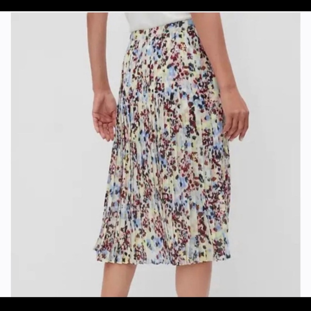 Banana Republic pleated skirt.